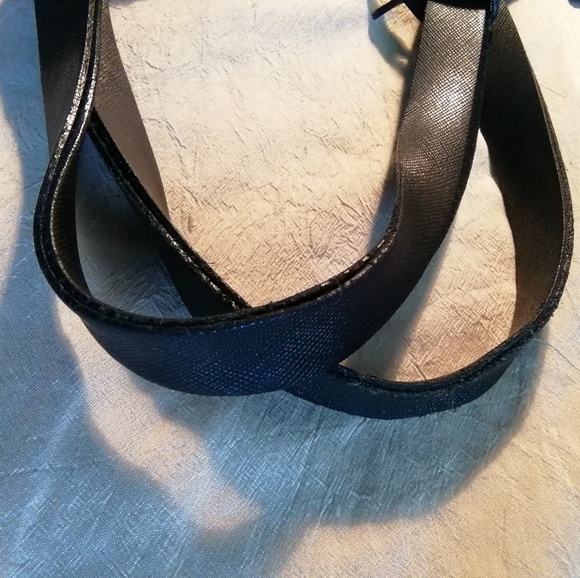 Pulicati black cross-hatched leather tote - Picture 7 of 8